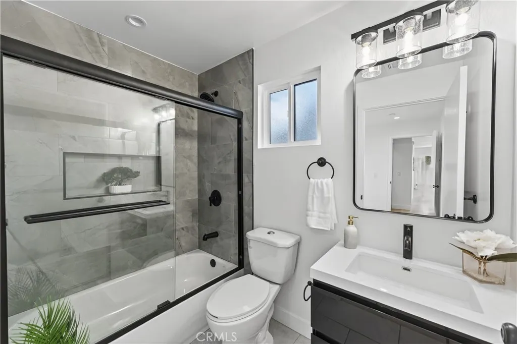 11113 1/2 S Budlong Avenue, Los Angeles, California 90044 home-pic-28